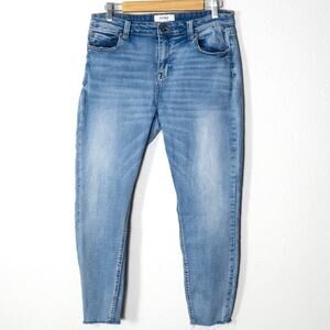 Pistola Raw Hem Ankle Jeans Light Wash Mid Rise Size 32 Clean Girl